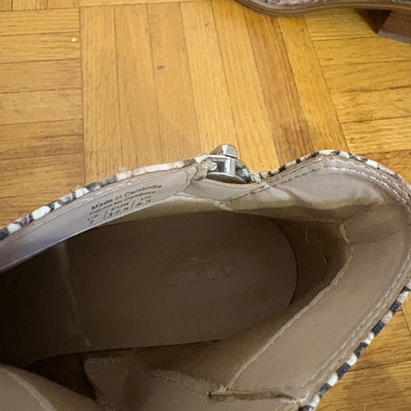 Snakeskin booties - Picture 5 of 6